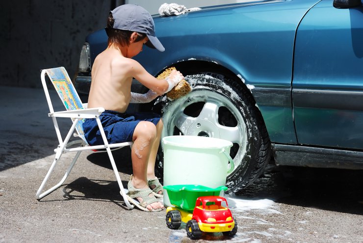 Mycie kół samochodowych